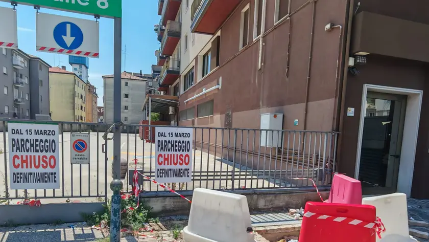 L’ex parcheggio della Pam, chiuso da metà marzo