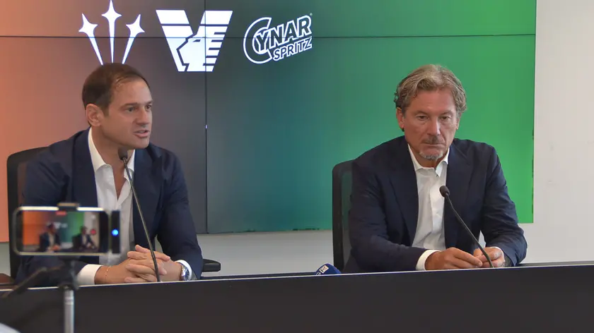 Filippo Antonelli e Giovanni Stroppa, direttore sportivo e allenatore del Venezia, alla prima conferenza stampa della stagione prima del ritiro (foto Pòrcile)
