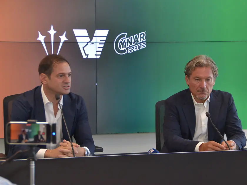 Filippo Antonelli e Giovanni Stroppa, direttore sportivo e allenatore del Venezia, alla prima conferenza stampa della stagione prima del ritiro (foto Pòrcile)