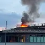Le fiamme alla piscina sotto la Torre Aquileia