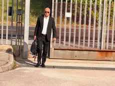 Giovanni Seno all'ingresso in aula bunker a Mestre (foto Lorenzo Pòrcile)