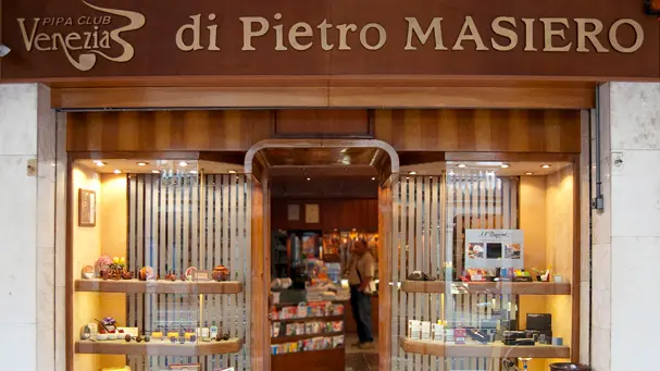 Il Venezia Pipa Club di via Piave a Mestre