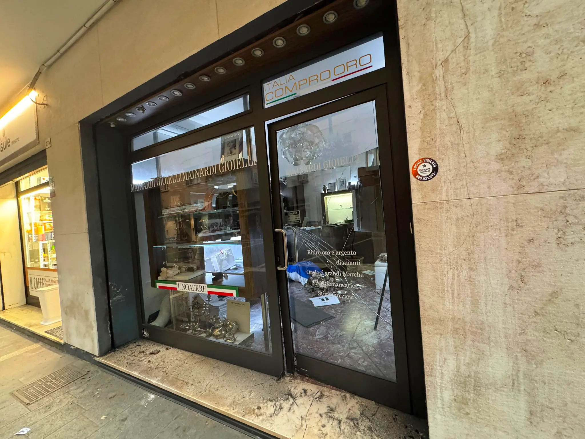 Il compro oro di via Mestrina dove è avvenuto il furto
