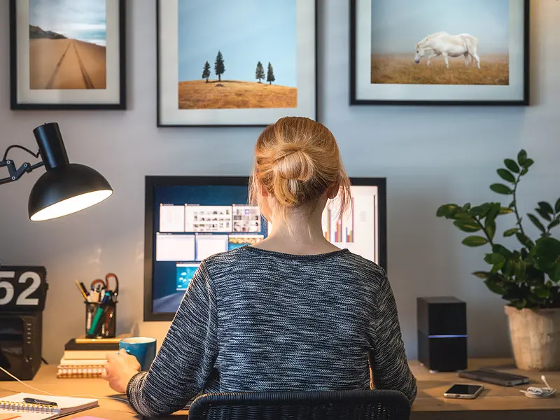 La donna era vittima di una truffa informatica