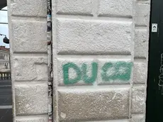 Una parte del ponte imbrattato