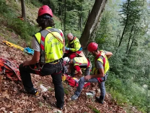 Un'operazione di soccorso in montagna
