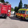Un intervento di pompieri e ambulanza (foto d'archivio)