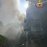 In via precauzionale l’intero edificio è stato evacuato (foto vigili del fuoco)