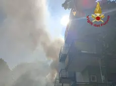 In via precauzionale l’intero edificio è stato evacuato (foto vigili del fuoco)