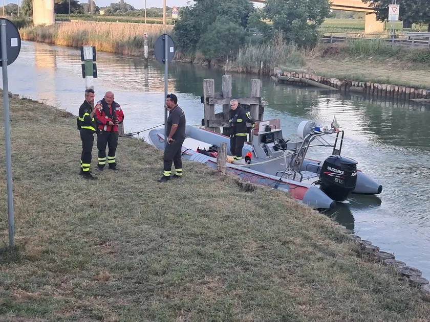Le ricerche del ragazzo disperso. Foto Petrussi