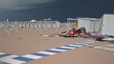 Tromba d’aria a Sottomarina, danni in due bagni