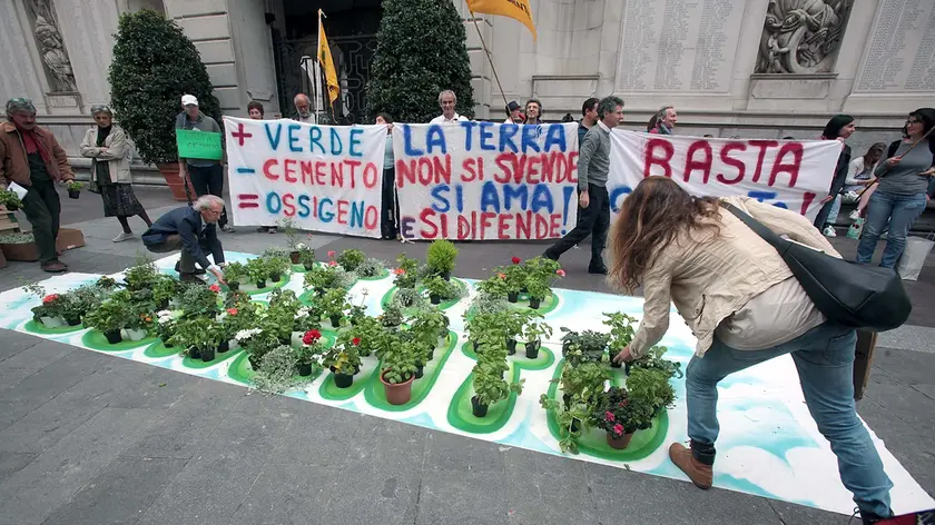 2016 PADOVA - FLASH MOB LEGAMBIENTE CONTRO CEMENTIFICAZIONE