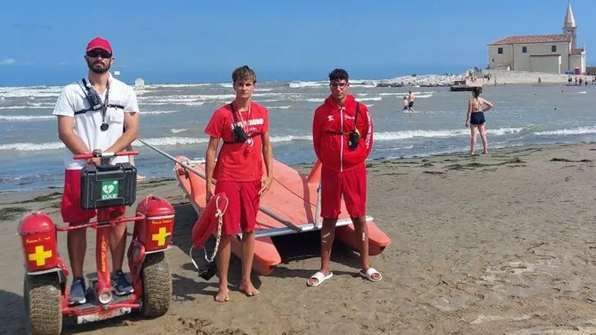 Emanuel Acosta, Luch Tommaso e Luca Guarino i bagnini intervenuti