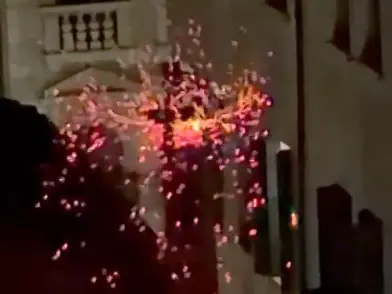 Le fiamme dal camino di Rossopomodoro