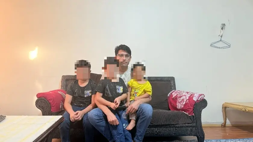 Aftab con la famiglia