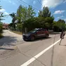 L'auto dei carabinieri in via Desman