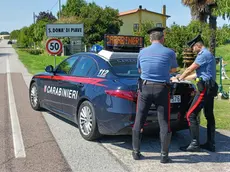 Colpisce la compagna con una balestra: 41enne ai domiciliari per scontare la condanna