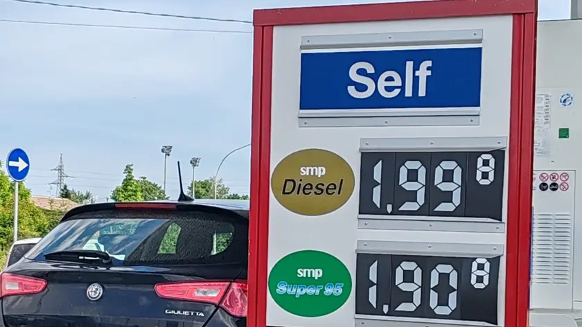 Commercio e trasporti in difficoltà per il caro carburanti