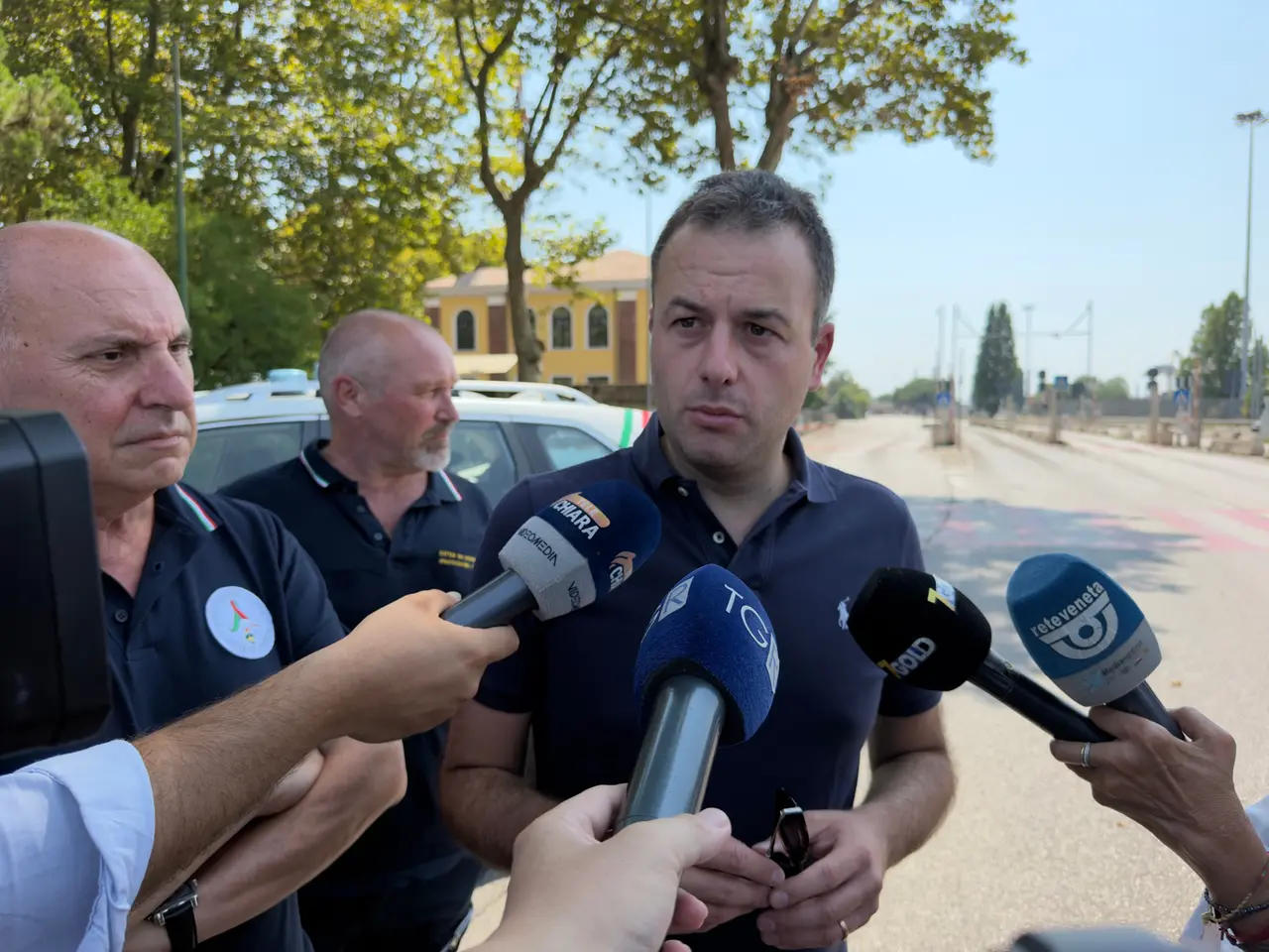 Il sindaco Venturini risponde alle domande dei giornalisti
