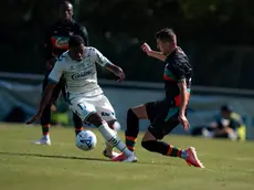 Da sinistra Duffus a contrasto con Franjic (credit Simone Fornasini, Venezia FC)
