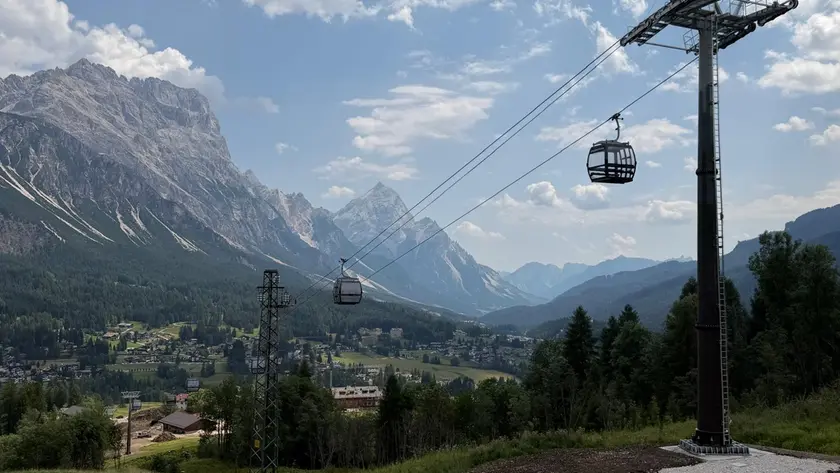 La cabinovia Apollonio-Socrepes di Cortina