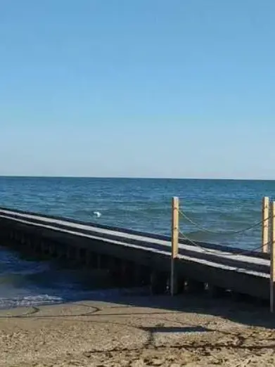 Si tuffa dal pontile a Jesolo: muore a 17 anni