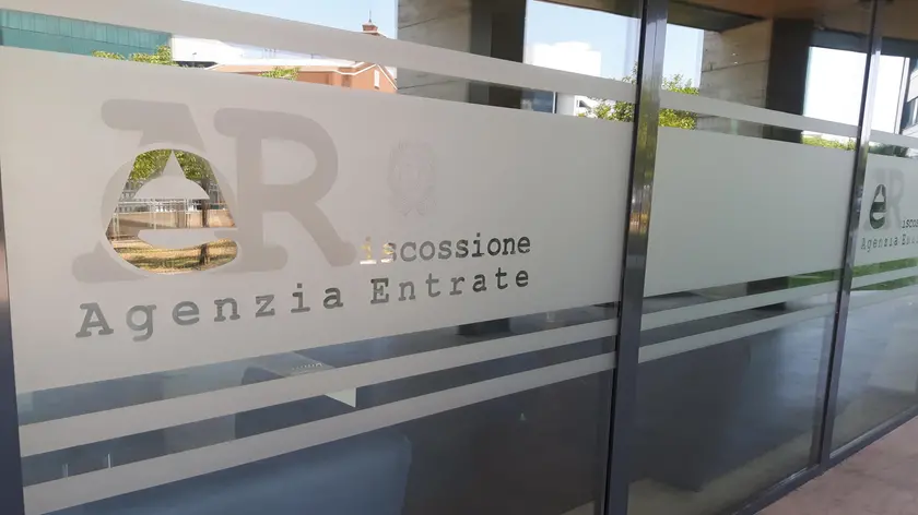 L'Agenzia delle Entrate pignora un settimo dello stipendio di A.F.