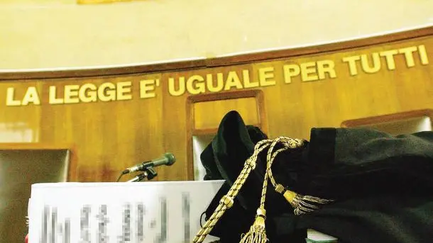 L'accusa è di maltrattamenti e lesioni personali