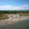 Polemiche per la duna che taglia i Bagni