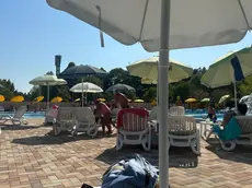 La piscina esterna del parco Albanese: l’unico impianto che resta a prezzi invariati