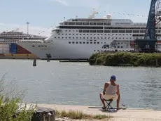 Una nave da crociera ormeggiata a Porto Marghera