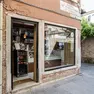 L’ingresso della Gelateria Leonardo dopo il colpo fallito
