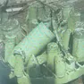 Il residuato bellico posto sul monumento ai Caduti dopo l'esplosione
