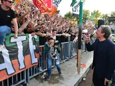 I tifosi del Venezia applaudono il tecnico Giovanni Stroppa
