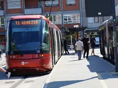 MESTRE -TRAM IN ARRIVO E PARTENZA-