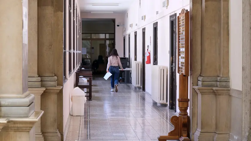 L’interno del Palazzo di giustizia in foro Ulpiano a Trieste (foto Massimo Silvano)