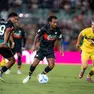 In primo piano il capitano del Venezia Gianluca Busio (Venezia Fc)