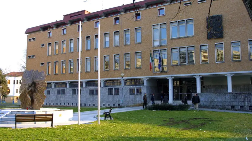 Caorle, rapina con il coltello a un 30enne: arrestato un minorenne