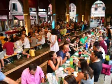 Disnar per la Storica 2026, venerdì tornano le tavolate in fondamenta a Venezia
