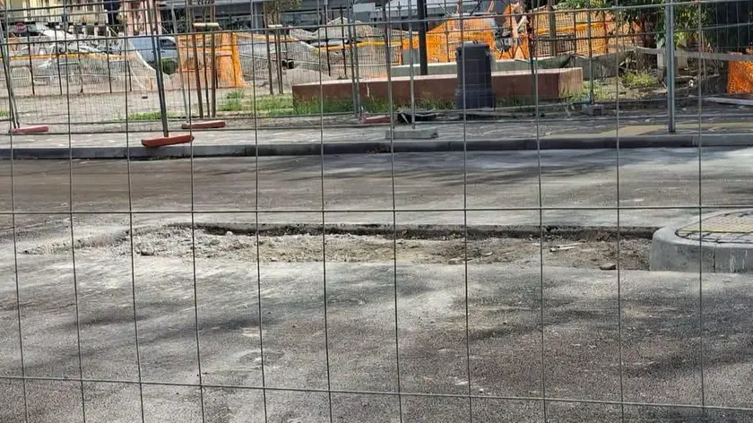 Il cantiere riaperto del nuovo capolinea dei bus in piazzale Europa a Sottomarina