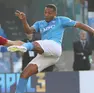 Juan Jesus in azione contro la Roma