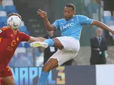 Juan Jesus in azione contro la Roma