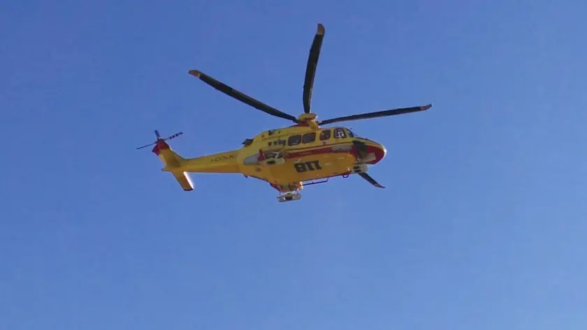 Per il recupero dell'alpinista è intervenuto l'elisoccorso