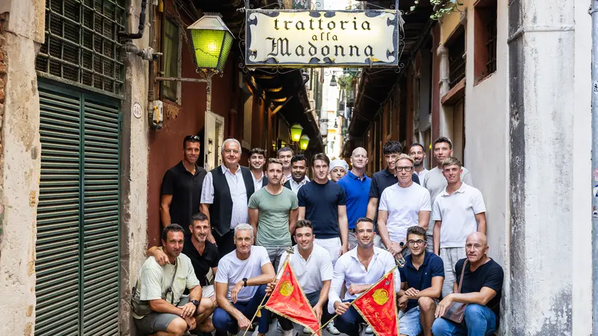 Il tradizionale pranzo dei campioni del remo alla Madonna