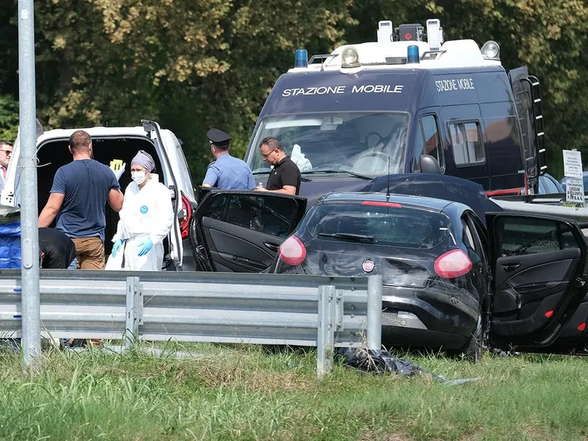 La Fiat Bravo rinvenuta nel fiume senza targhe
