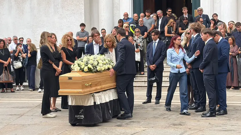 Il funerale di Michele Cecconi (foto Pòrcile)