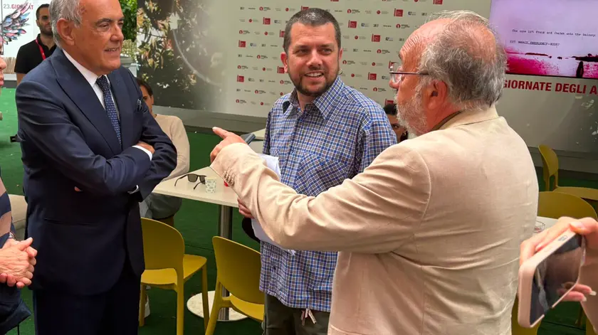 Alberto Trentini, al centro, insieme a Ottavia Piccolo, Alberto Barbera e Beppe Giulietti