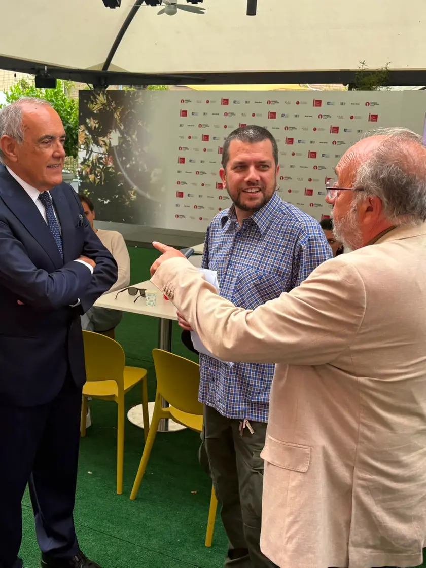 Alberto Trentini, al centro, insieme a Ottavia Piccolo, Alberto Barbera e Beppe Giulietti