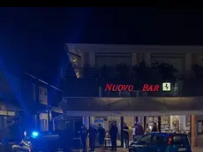 Carabinieri davanti al Novo Bar a Ponte della Priula