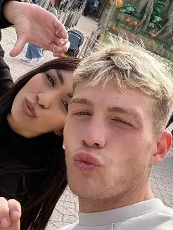 Sean Michieli e la moglie Gabriella Elorriaga in un momento spensierato